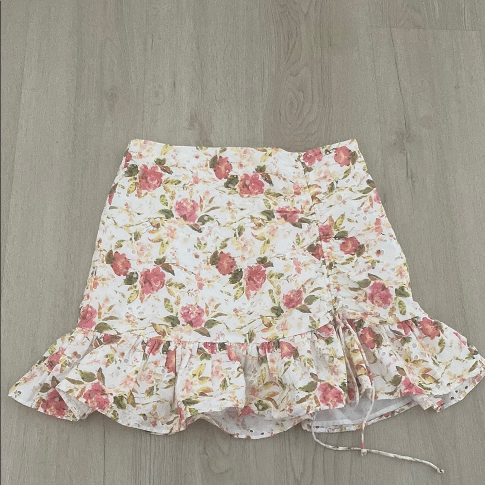 Zara White Cream Ruffled Trumpet Mini Skirt